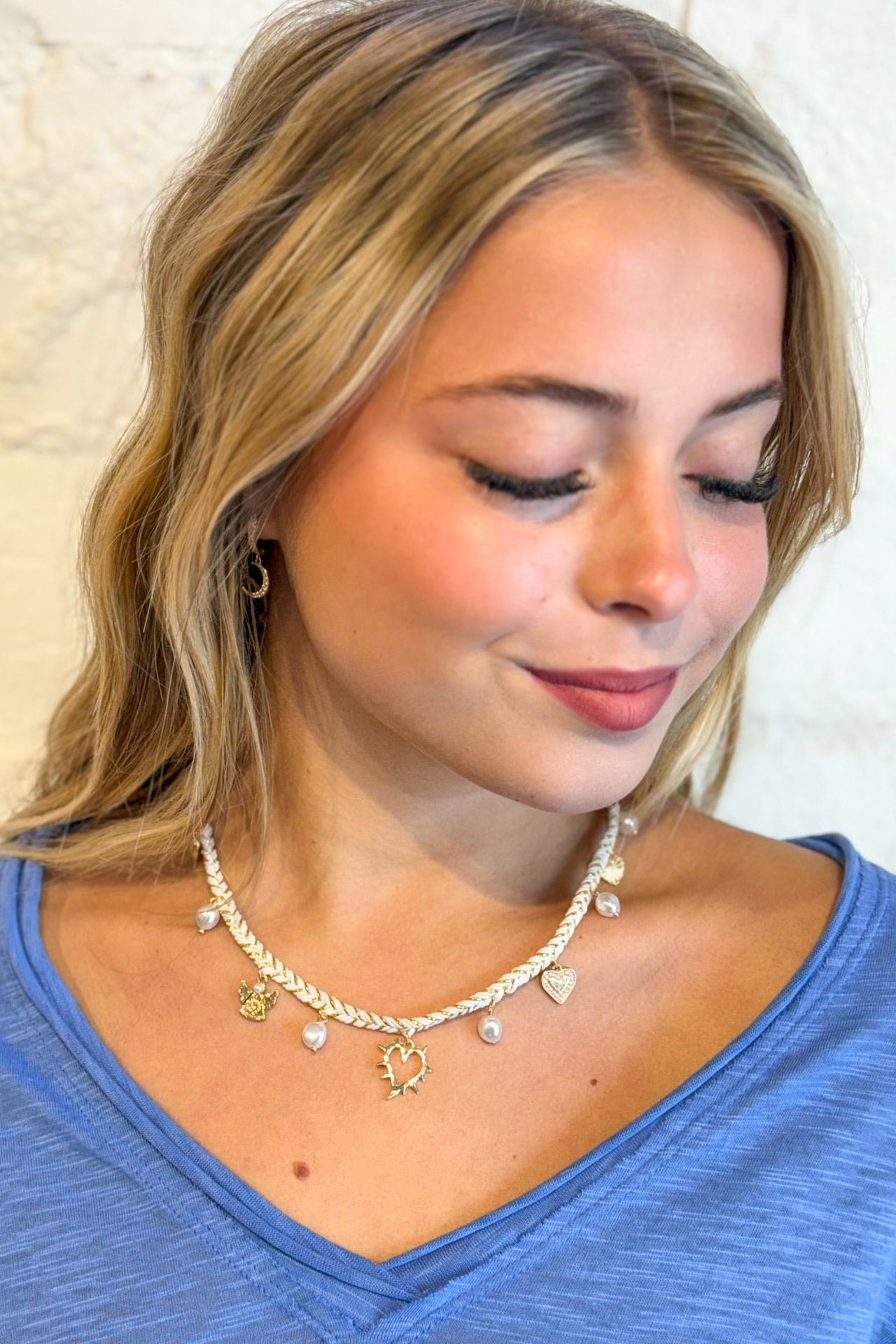 Pearl & Thread Necklace