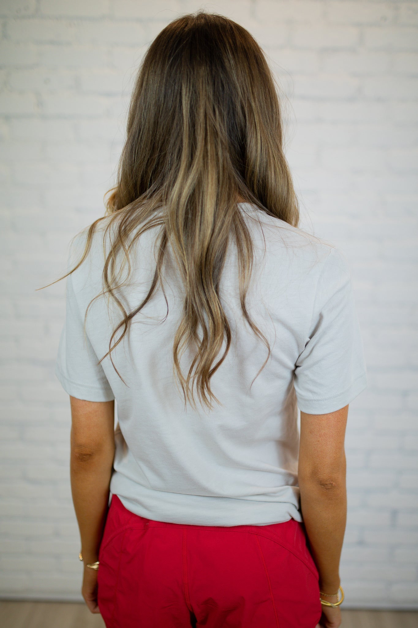 Wavy Huskies V-Neck Tee - Stone
