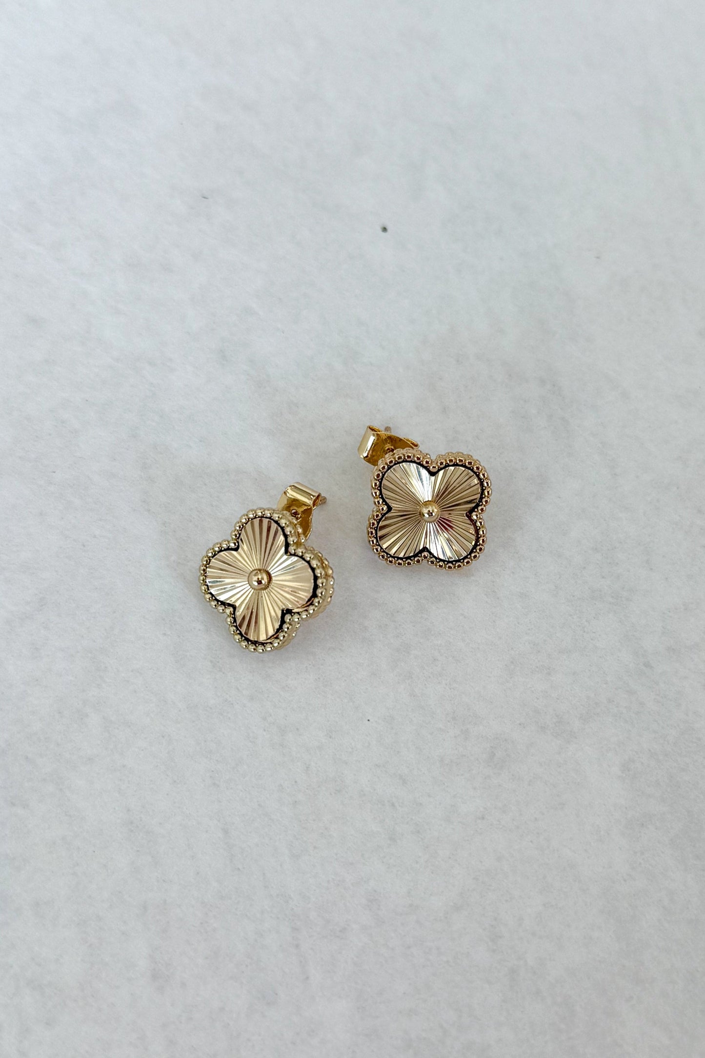 Gorgeous Gold Clover Stud