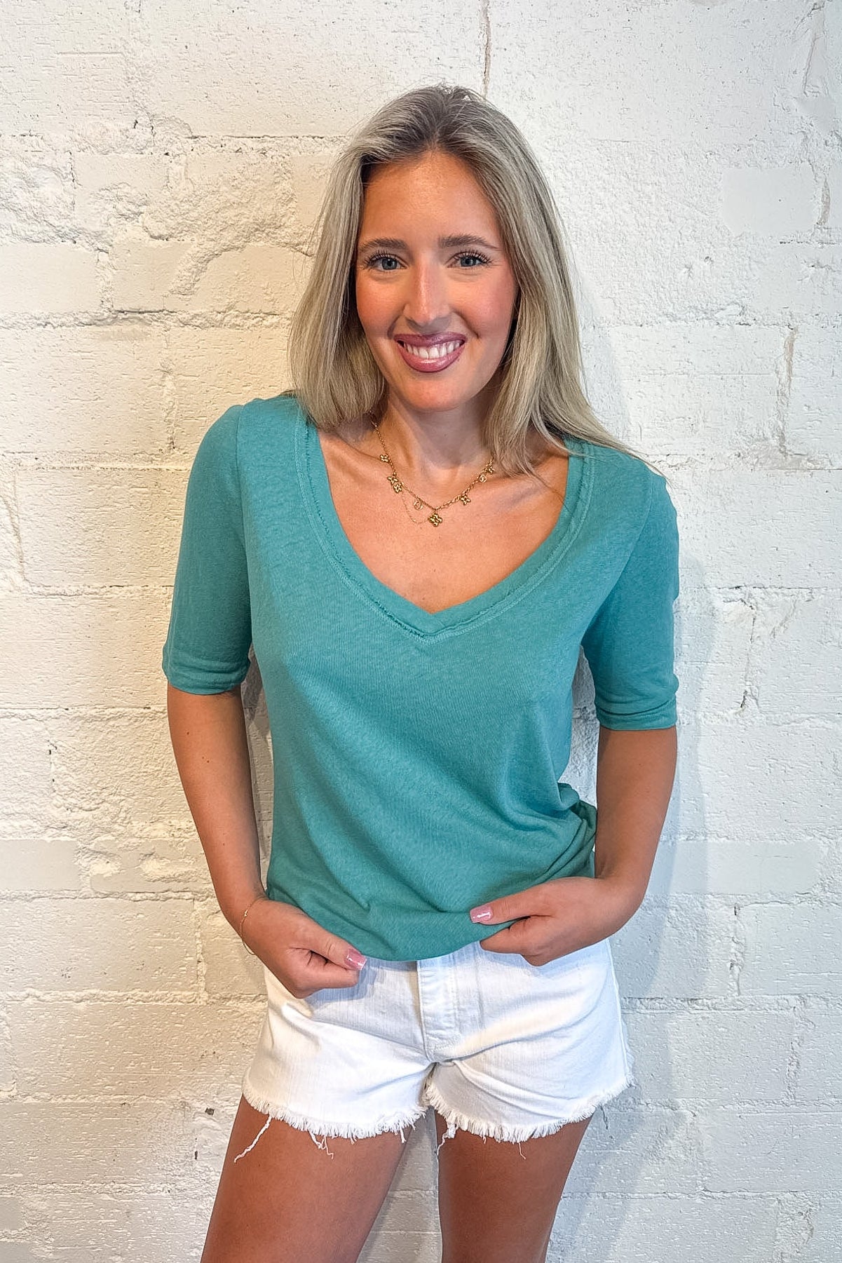 Jude V-Neck Elbow Sleeve Tee