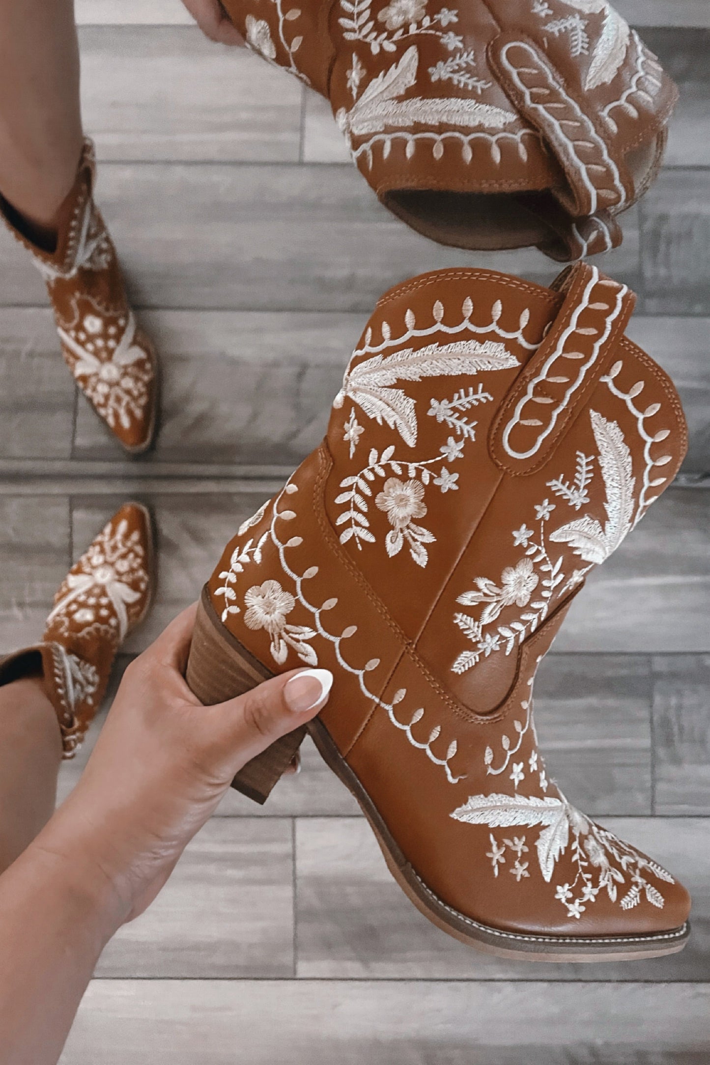 Corral Embroidered Cowboy Booties (Camel) FINAL SALE